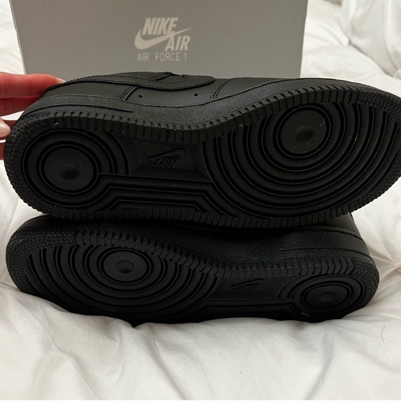 👟BRAND NEW • Nike Air Force 1 '07 LE Low . 💯 authentic - Picture 11 of 15